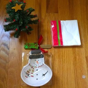 New Snowman cheese bowl and spreader and napkins